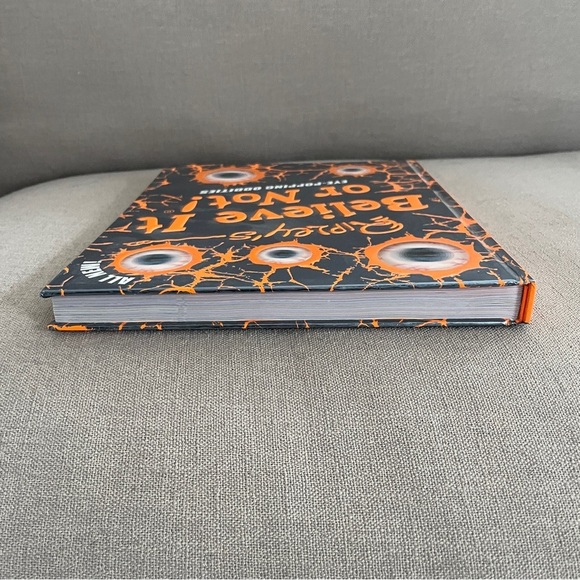 Ripley's Believe It or Not! Eye-Popping Oddities Book - Picture 6 of 9